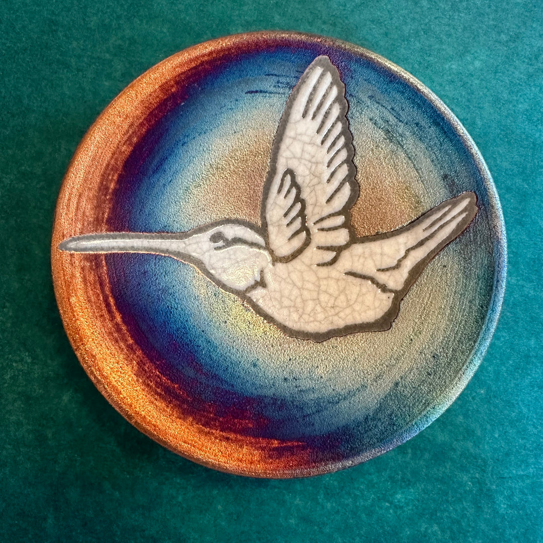 Small Silhouette Plate Hummingbird