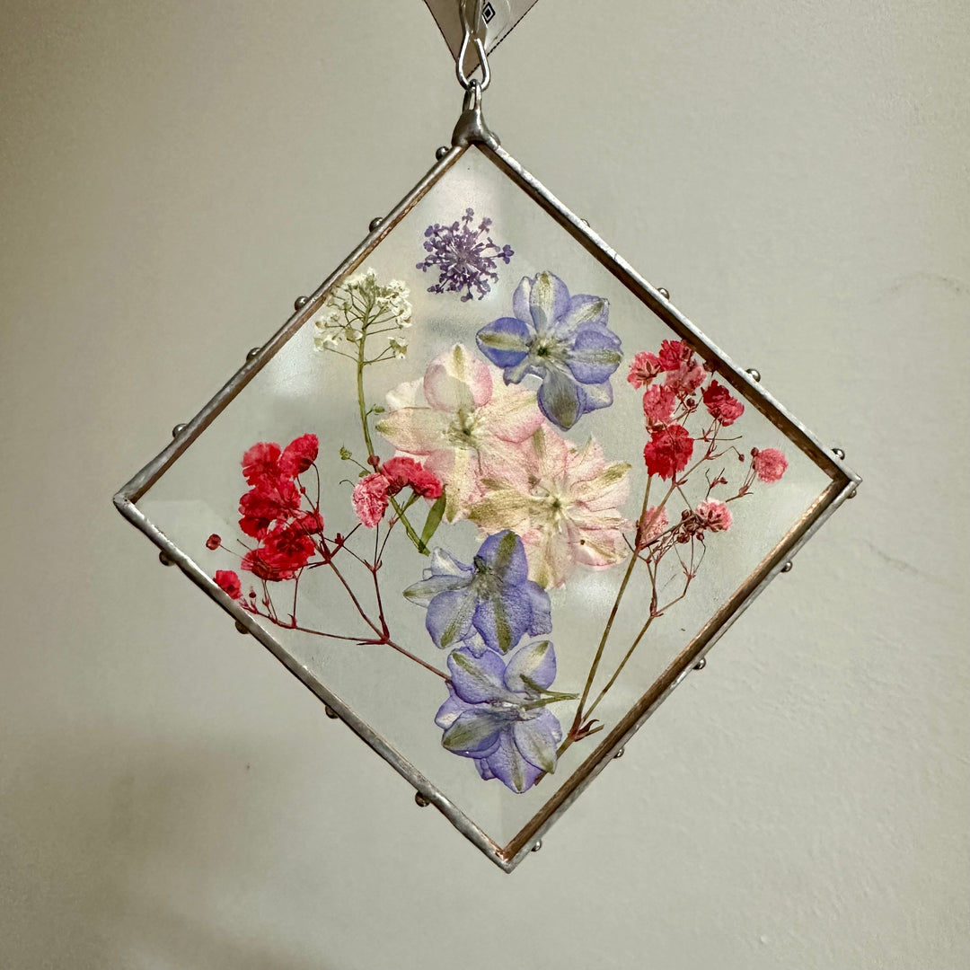 Medium Diamond Shaped Pressed Flower