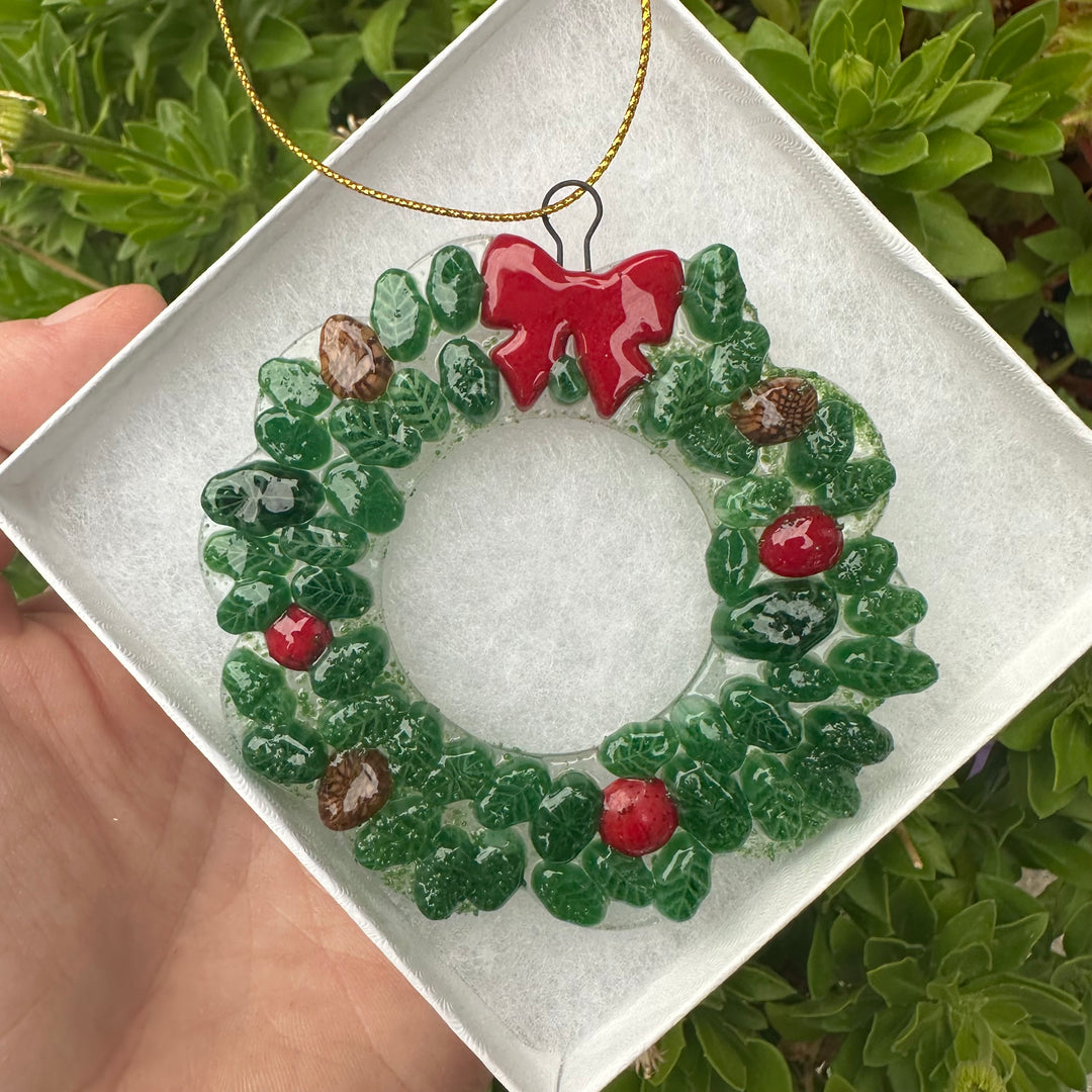 Ornament Scalloped Wreath