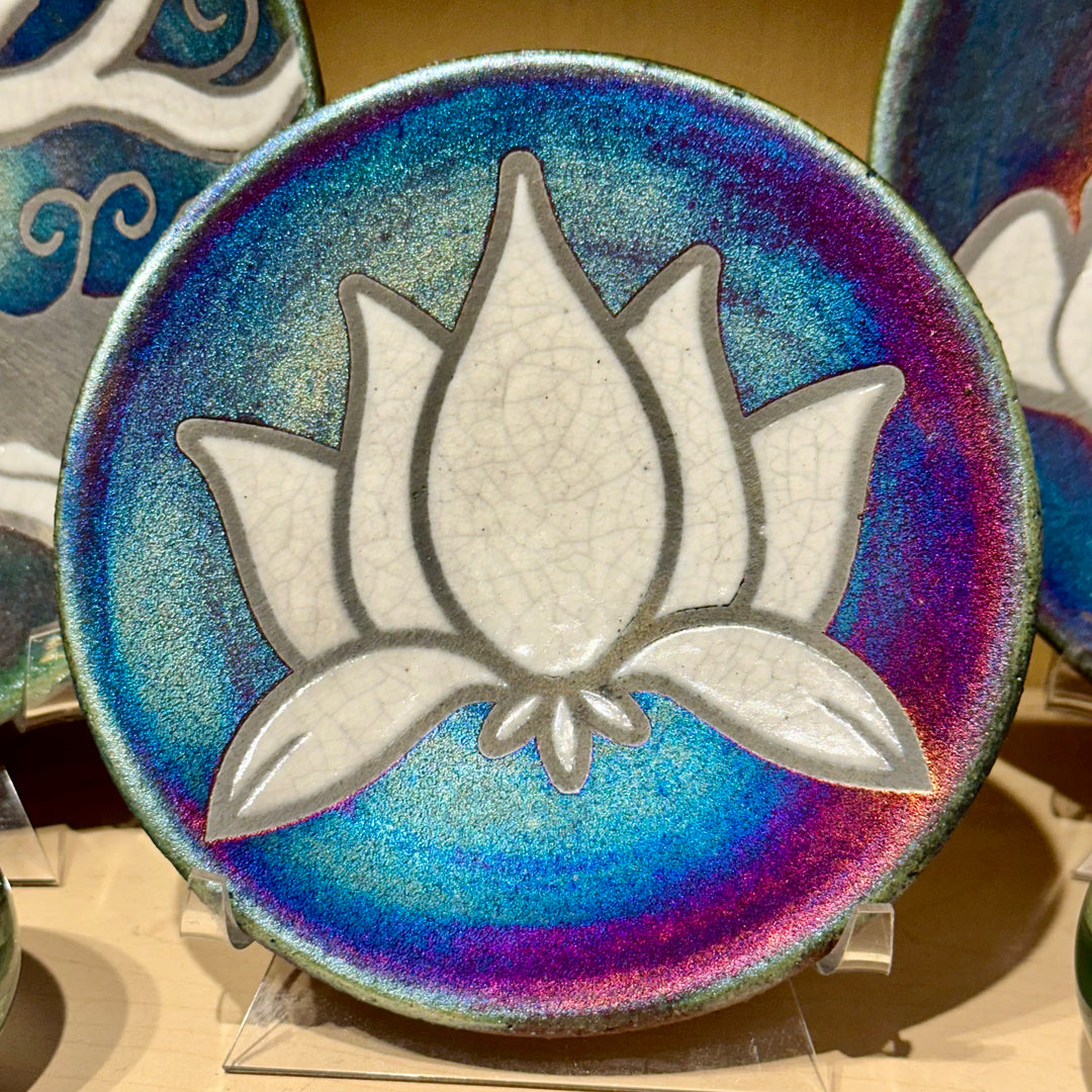 Small Silhouette Plate Lotus