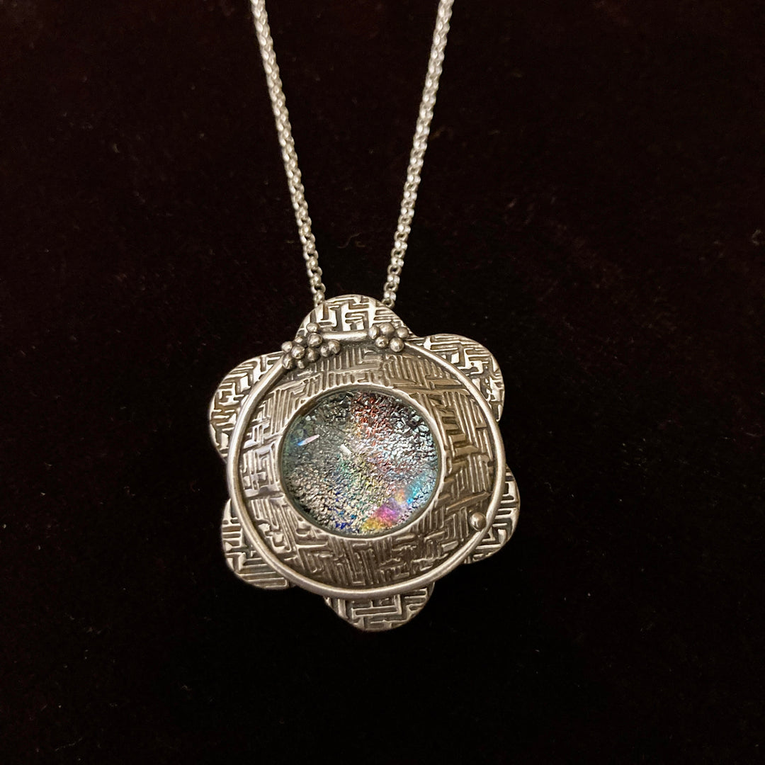 Pendant Pele Rainbow Bud