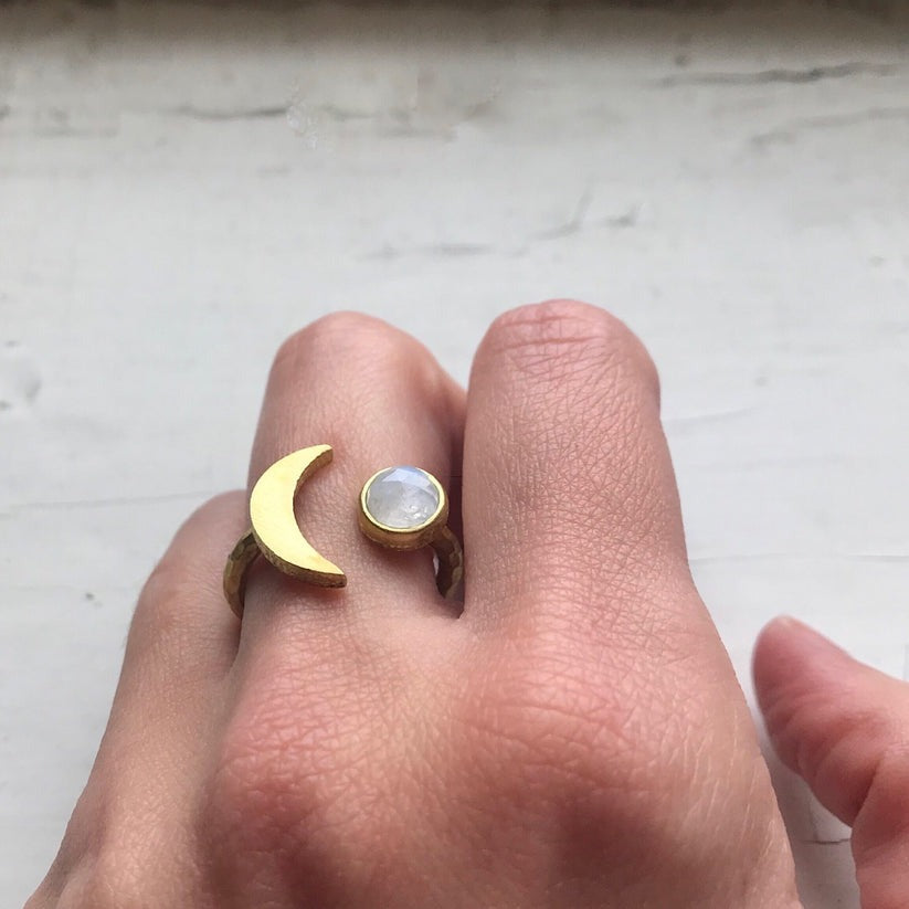 Moon Goddess Ring Gold