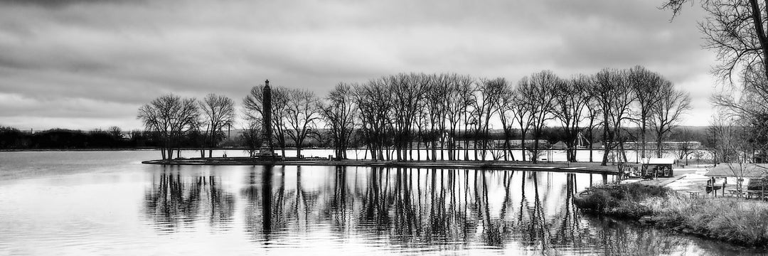 Perry Monument Black + White