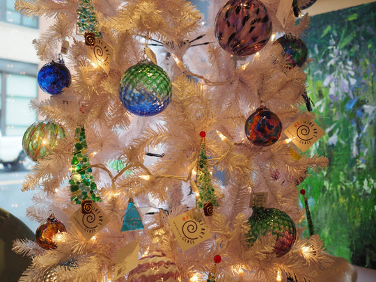 A Gift That Lasts: Artful Ideas for Everyone on Your List