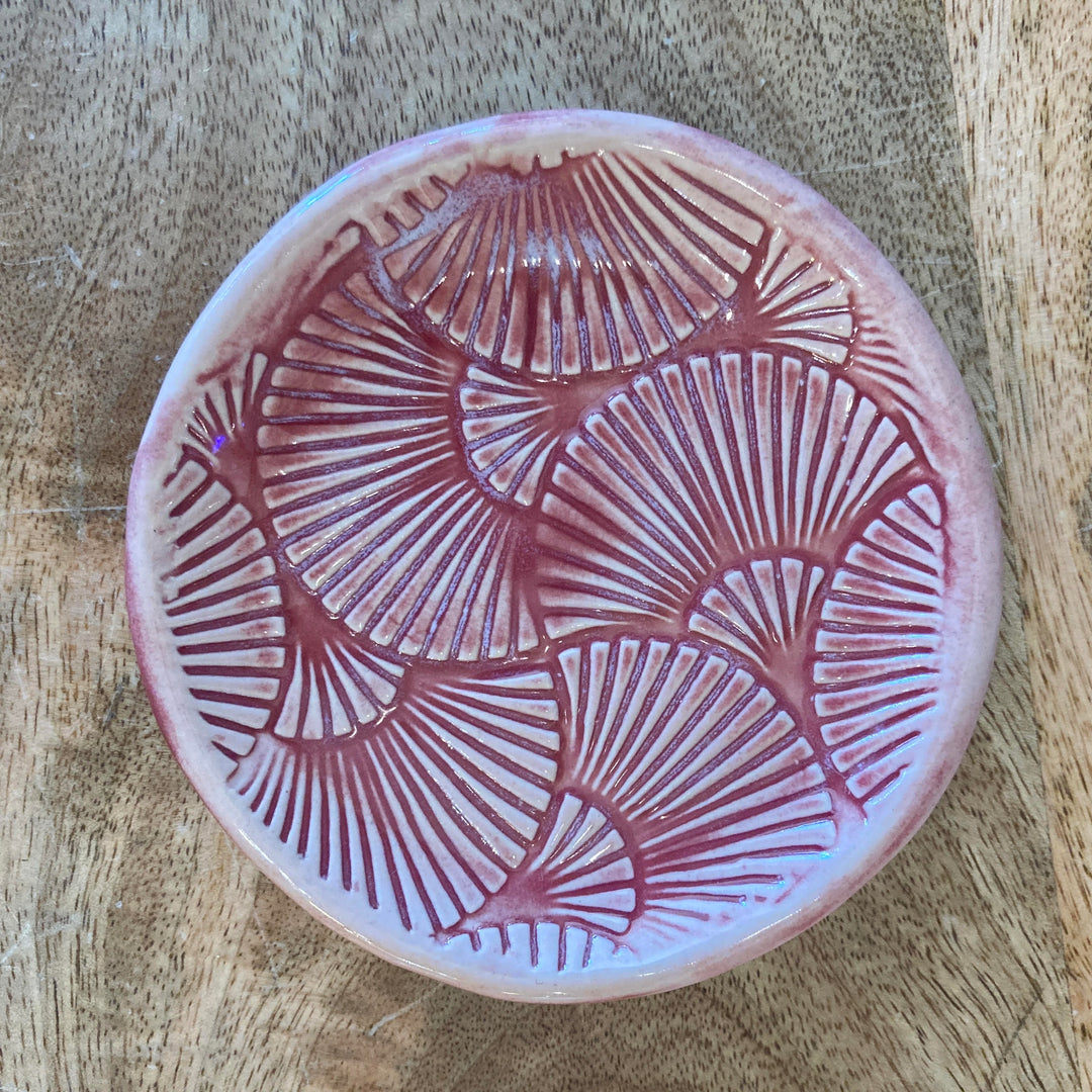 Textured Dish Round Fan Raspberry