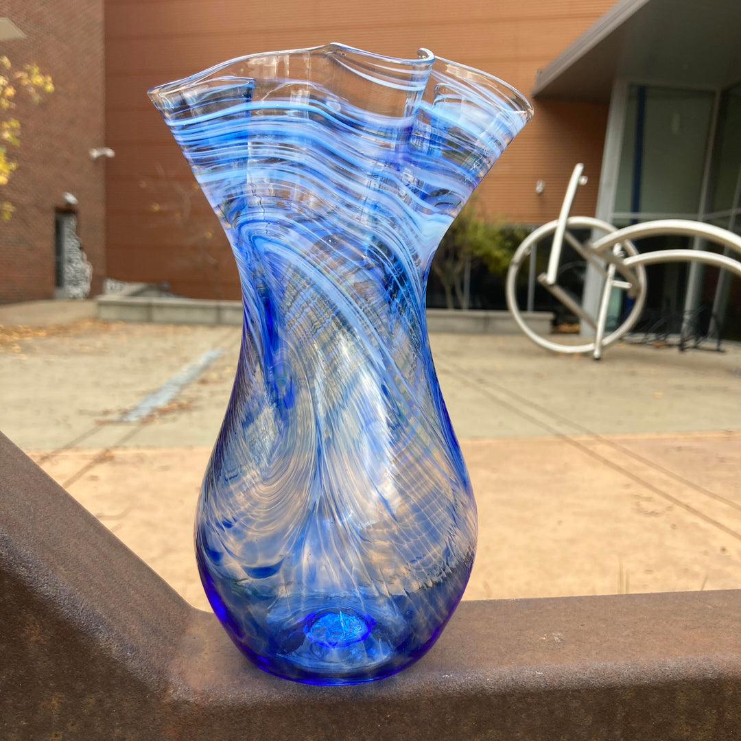 Wave Vase Small Light Blue