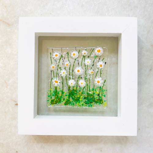 Floating Flower Framed Art Daisy