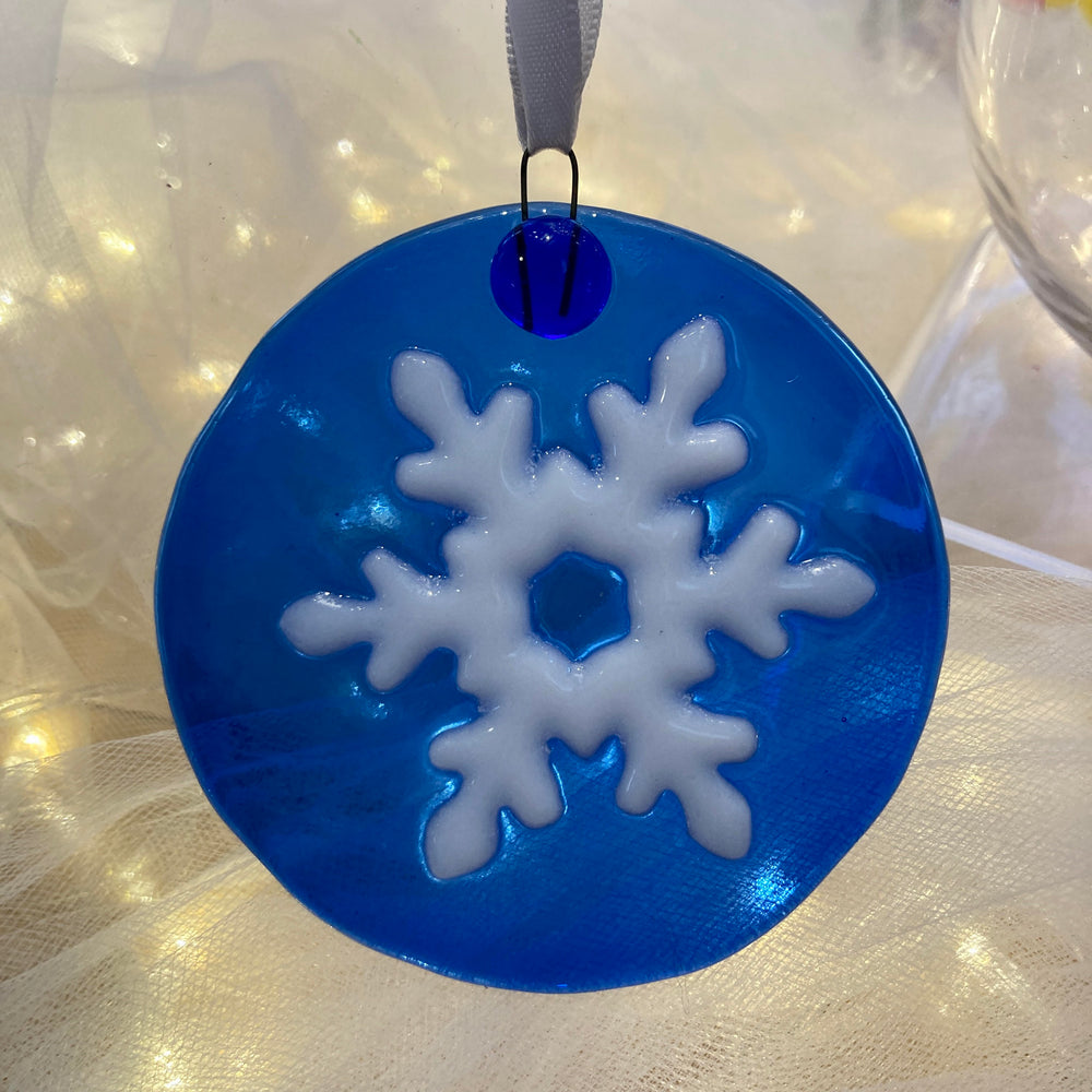 D'Lights Ornament 2023 Large Blue + White 1