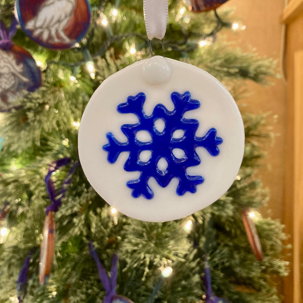 D'Lights Ornament 2023 Small White + Blue 2