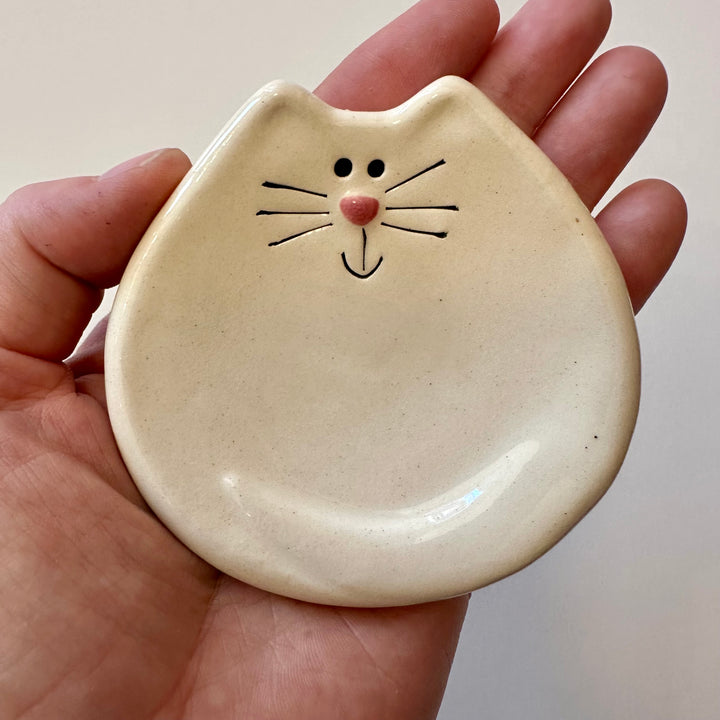 3" White Cat Dish
