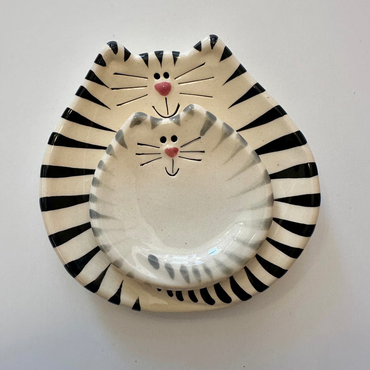 5" White + Black Tiger Cat Dish