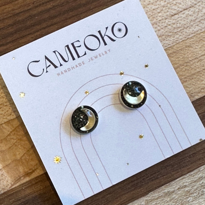 The Cuties Stone Post Moon Earrings