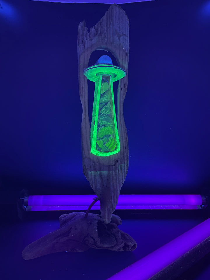 UFO - Carved Driftwood -Uranium + Vaseline Glass