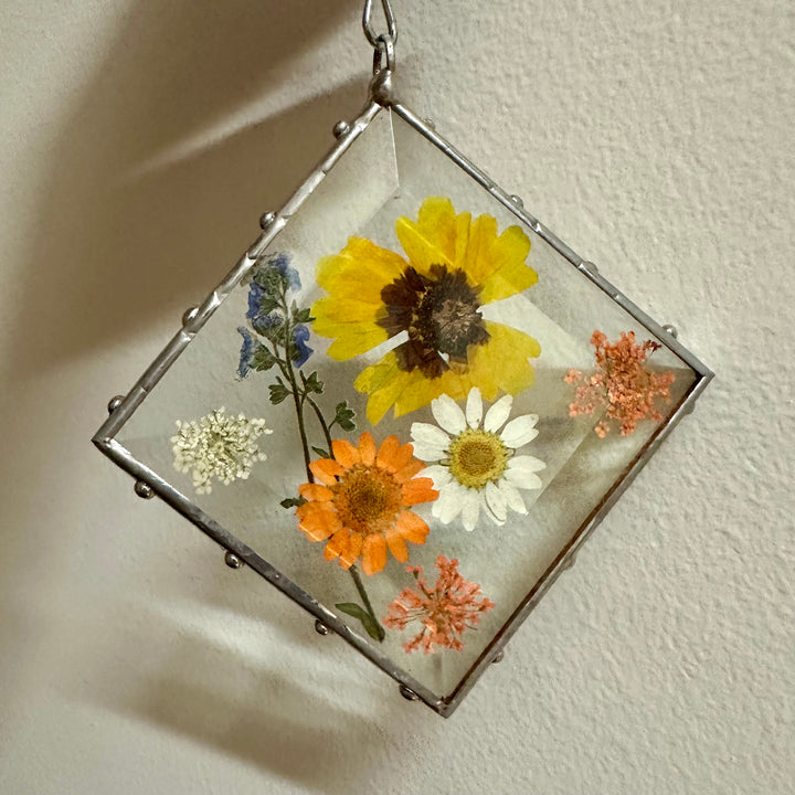 Small Diamond Shaped Pressed Flower