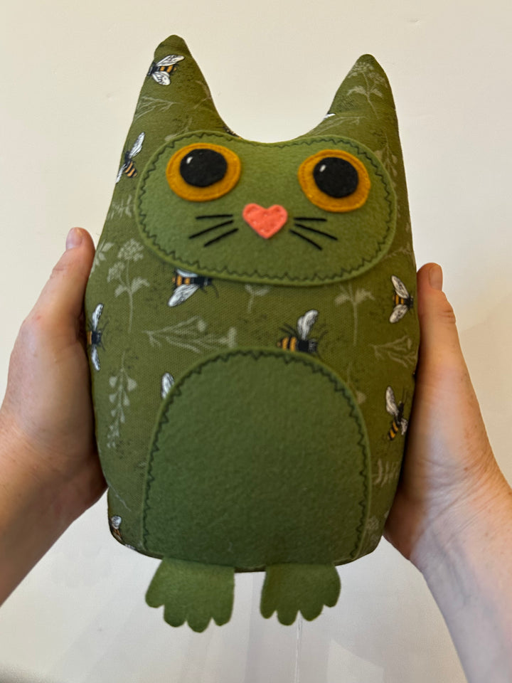 Plush Cat - Bella Bee