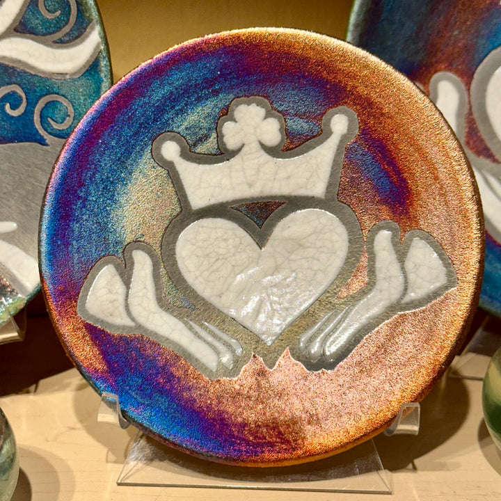 Small Silhouette Plate Claddagh