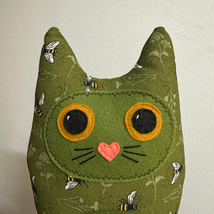 Plush Cat - Bella Bee