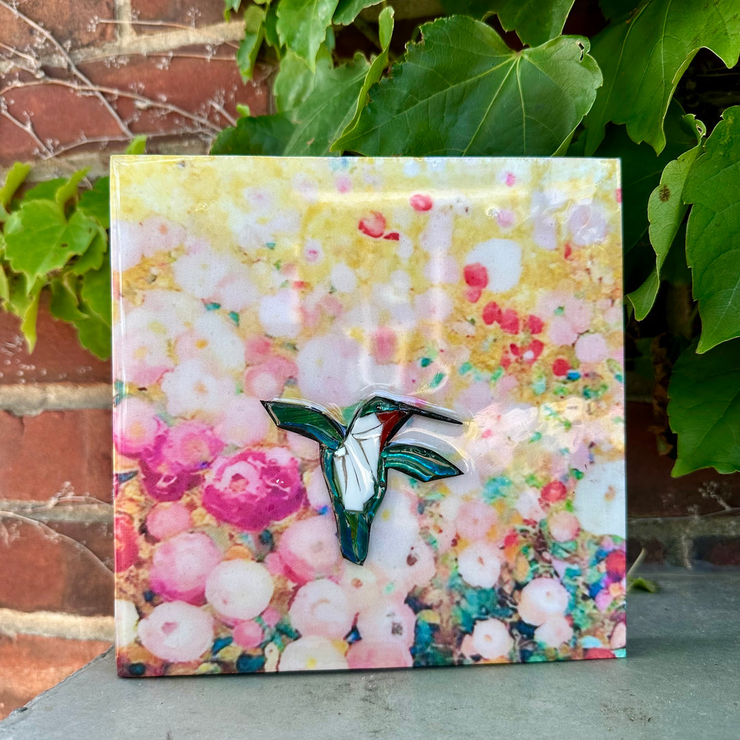 Hummingbird White &amp; Pink Flowers