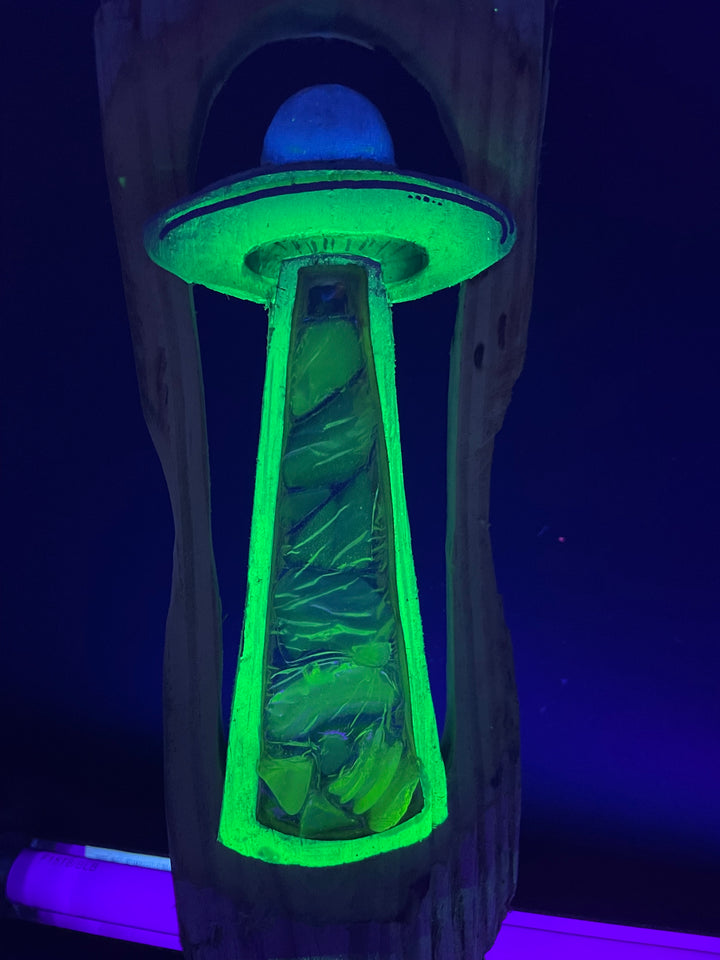 UFO - Carved Driftwood -Uranium + Vaseline Glass