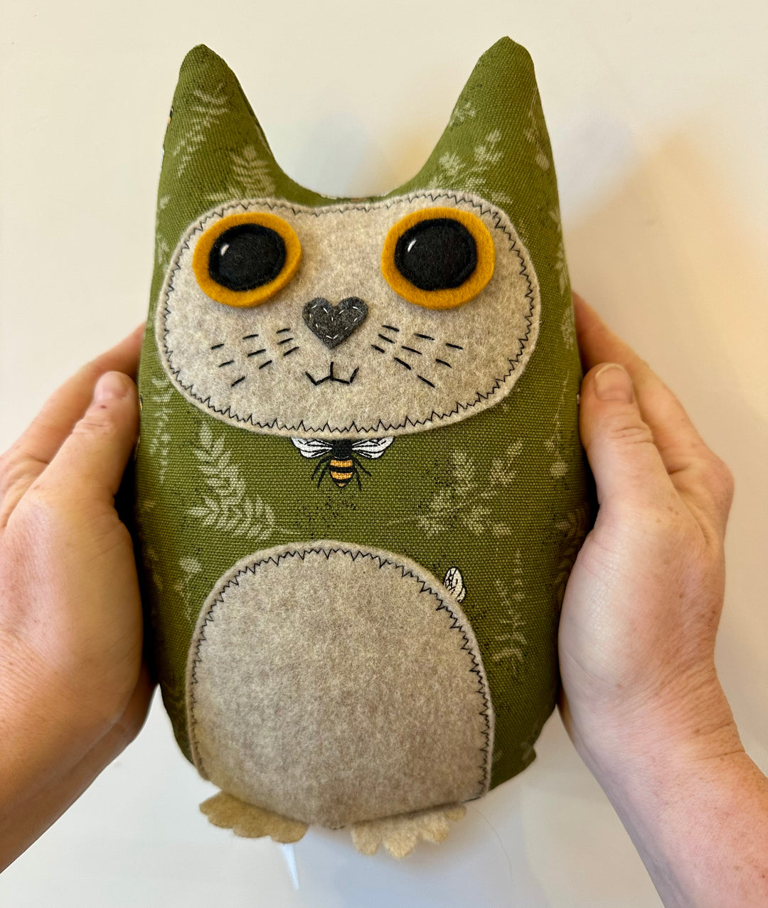 Plush Cat Green Honeybee