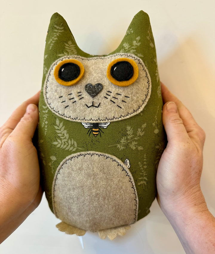 Plush Cat Green Honeybee