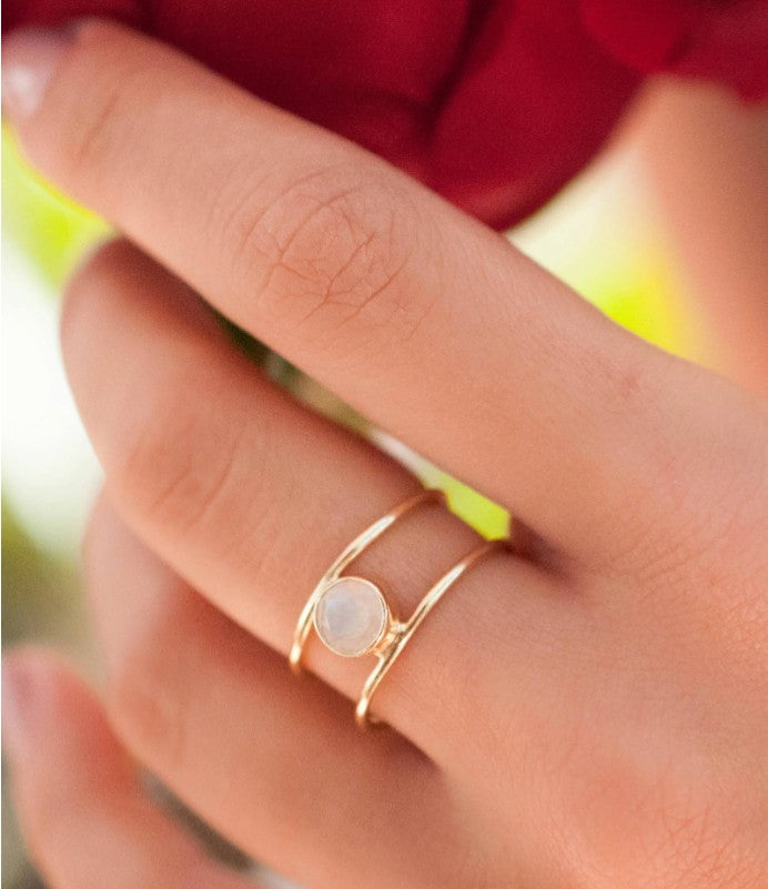 Gabriela Ring Moonstone Gold 8