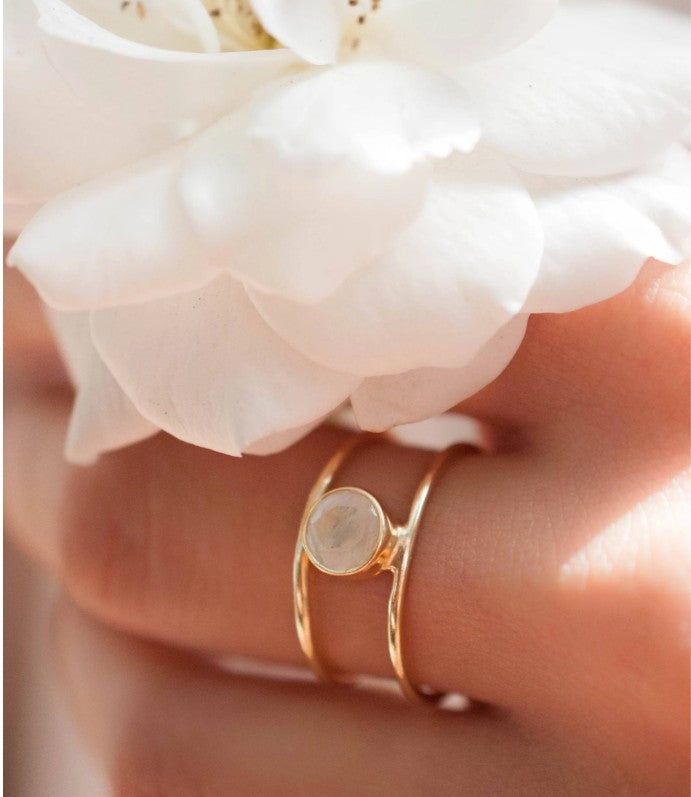 Gabriela Ring Moonstone Gold 8