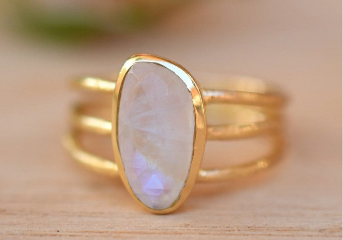 Lizet Ring Moonstone Gold 10