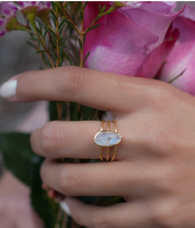 Lizet Ring Moonstone Gold 10