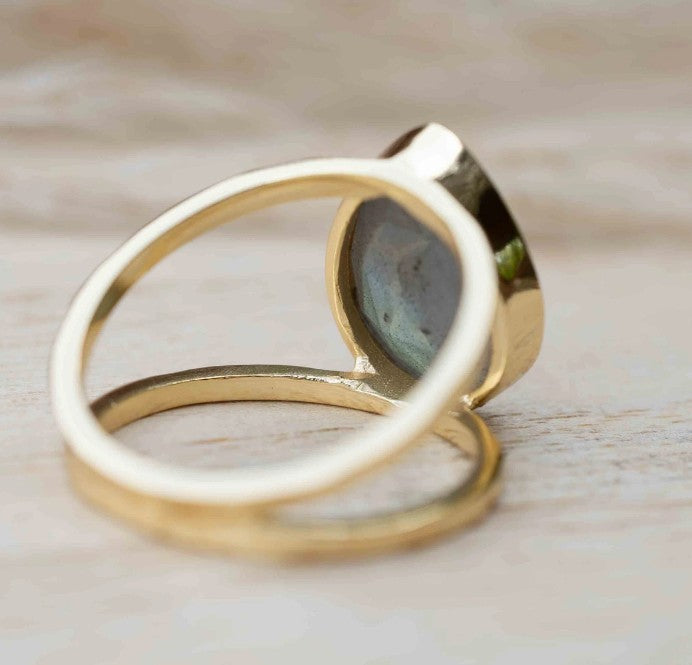 Marcia Ring Rainbow Labradorite Gold