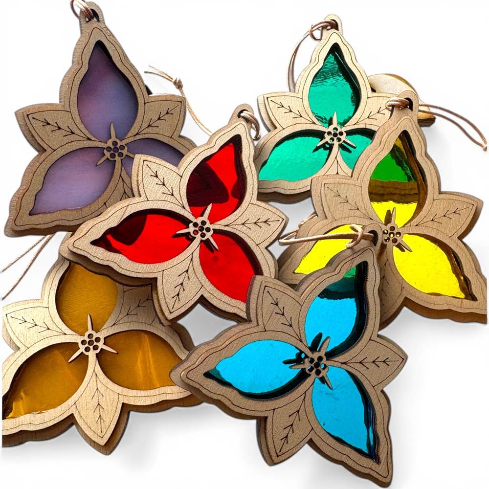 Mini Suncatcher Trillium Blossom Ornament Red