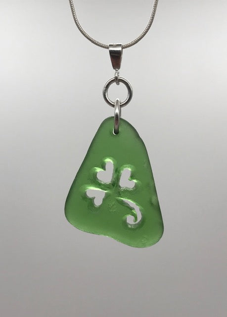 Kelly Green Shamrock 18" Necklace