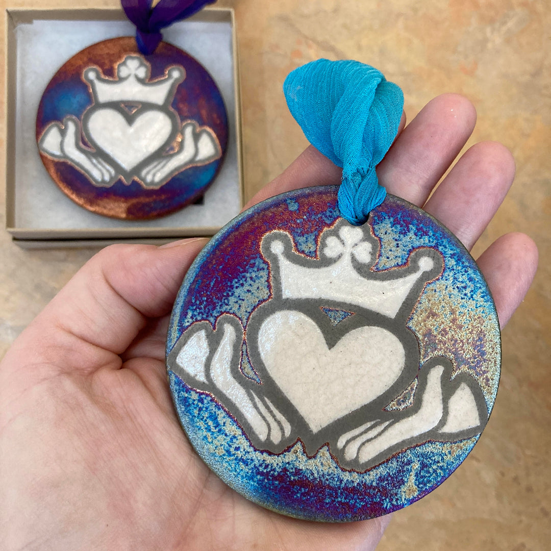 Silhouette Medallion Ornament Claddagh
