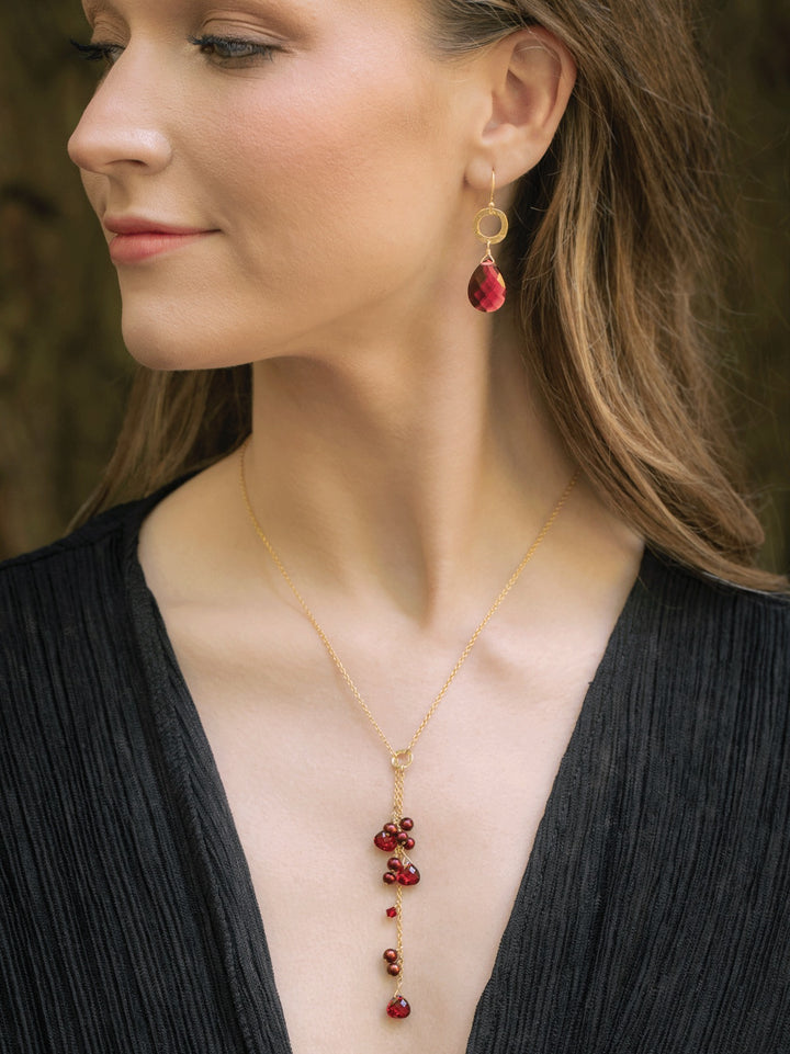 Gala Lariat Necklace Cranberry