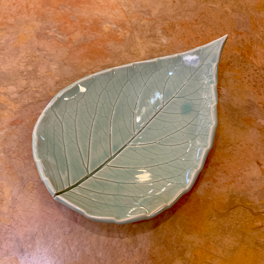 Hydrangea Leaf Dish Turquoise