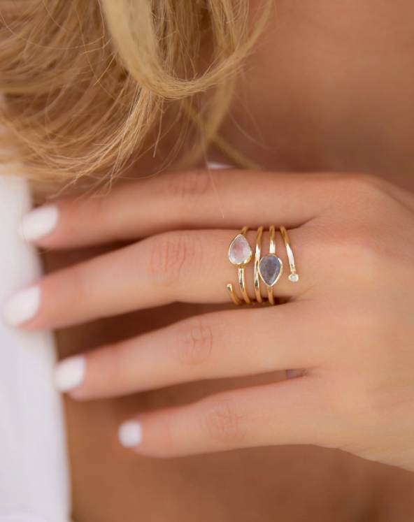 Melanie Ring: Gold-plated With Labradorite and Moonstone